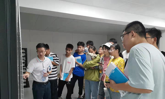 参观主控机房，认识网络